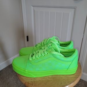 Van's Checkerboard Size 9 women's/ 7.5 mens